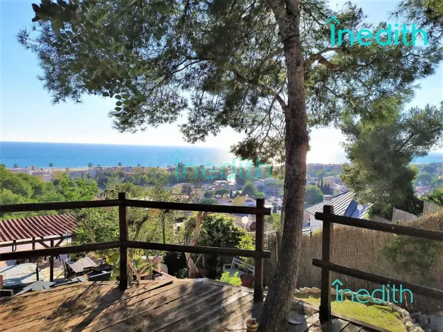 Bonita casa en urbanización exclusiva de Castelldefels, con  - foto 4