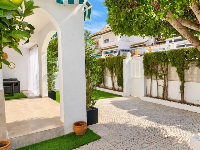 Tu rincón de sol en la mata: bungalow recién reformado con amplio jardín orientado al sur y a solo 450 metros de la playa — 18