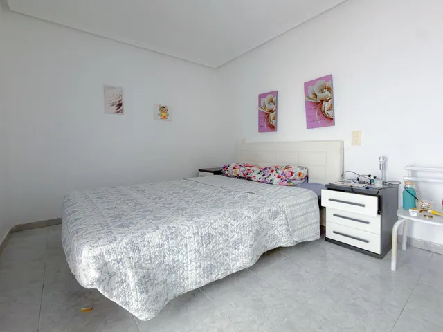 Edificio Galeon. Apartamento para reforma con excelente potencial de inversión + 2 amplias terrazas + piscina comunitaria — 12