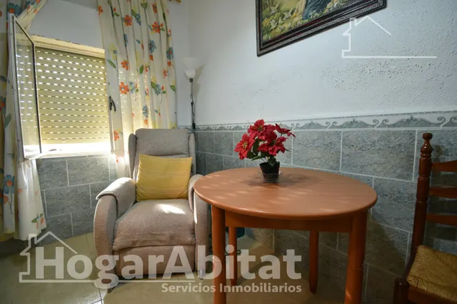 CASA CON TERRAZA Y VISTAS DESPEJADAS A LA MONTAÑA — 34