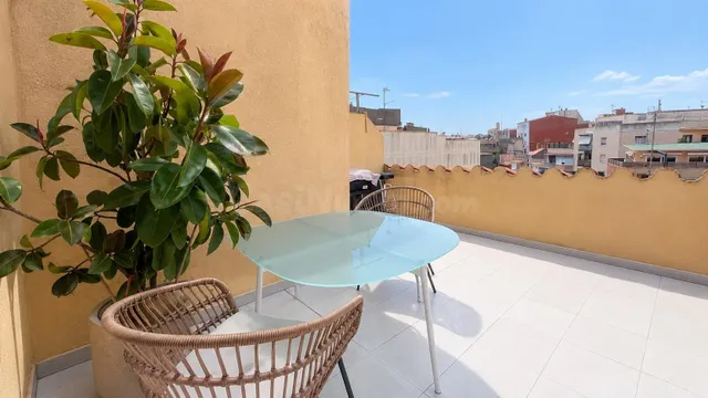 Dúplex con terraza en Figueres - foto 2