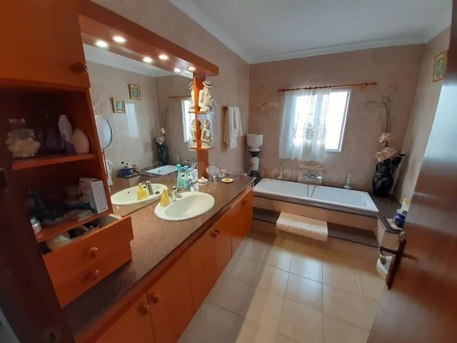 CASA MUY GRANDE Y ESPACIOSA EN VENTA!! - foto 3