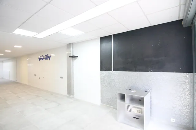 Local comercial de 108 m2 en Plaça Catalunya — 5