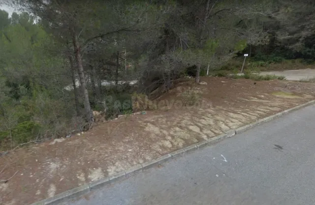Parcela Esquinera de 876 m2 en Can Suria Olivella - foto 2