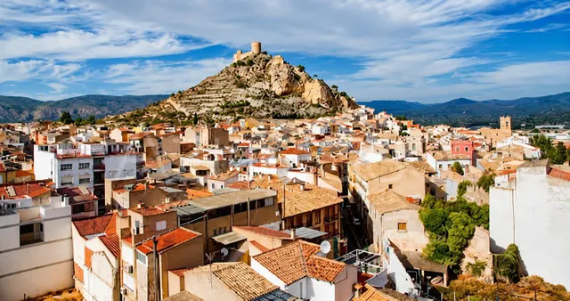 Piso en venta de 4 dormitorios y 2 baños en Castalla, Alicante — 6