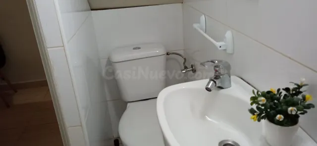 Estudio con mezzanine. 2do piso sin ascensor. Luz y agua incluidos. 45 mts2 AO — 9