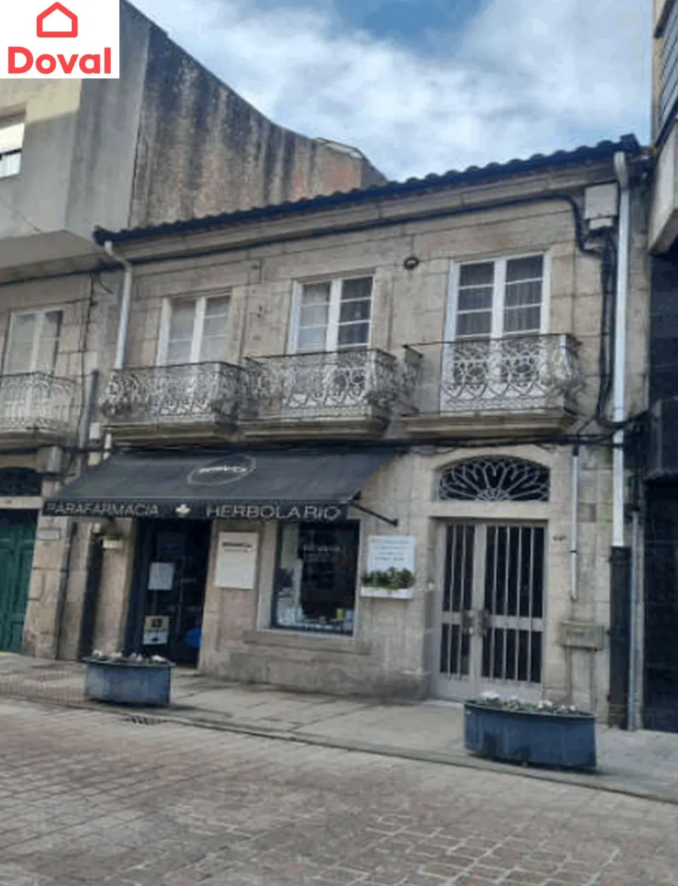 Oportunidad Única en el Centro de Porriño: Inversión Rentable