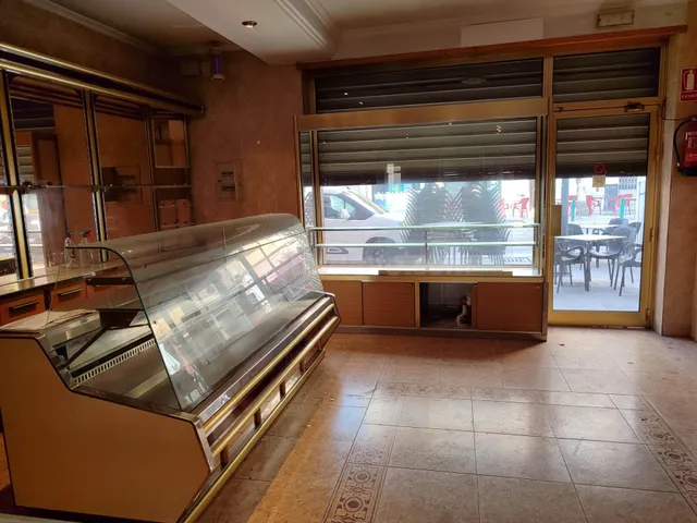 LOCAL COMERCIAL MUY CENTRICO Y ACONDICIONADO - foto 4