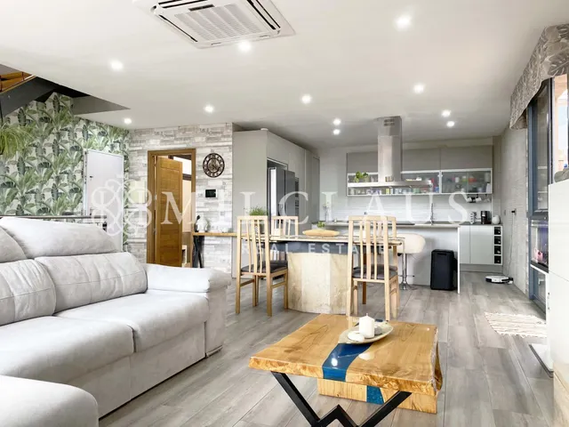 Casa o chalet independiente en venta en Calle d'Enric Morera — 50