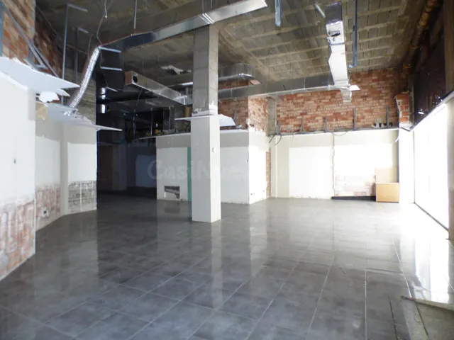 🏪 LOCAL COMERCIAL ESQUINERO EN VENTA – PLAÇA CATALUNYA, MANR - foto 2