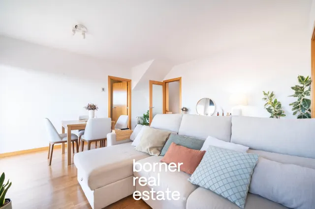 Ático dúplex con gran terraza, piscina y parking en Coll Favà. — 8