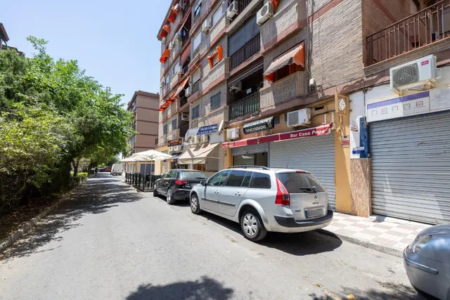 LOCAL COMERCIAL DE 106 m2 EN VENTA EN GRANADA — 18
