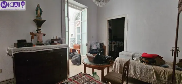 Amplio Piso en el Corazón de Cádiz - Ideal para reformar - foto 3