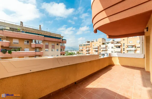 PISO EN ALQUILER SIN MUEBLES EN PARQUE OESTE | GRAN TERRAZA | PISCINA | PÁDEL | GARAJE — 2