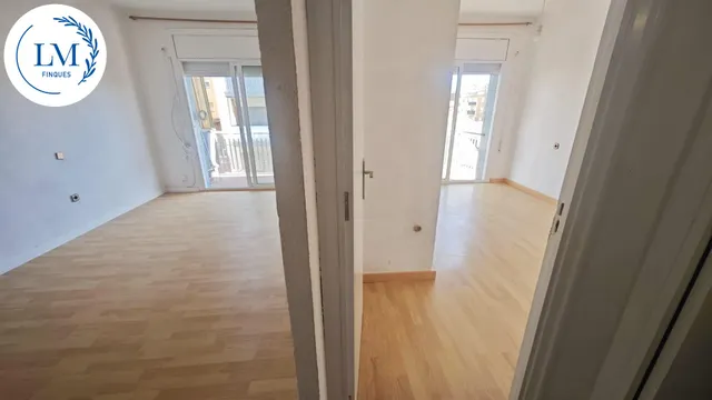 ¡Luminoso piso con gran balcón en pleno centro de Vilanova i la Geltrú! — 17