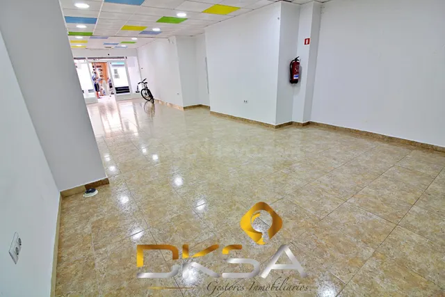 Local comercial con posibilidad de cambio a vivienda en el G - foto 3