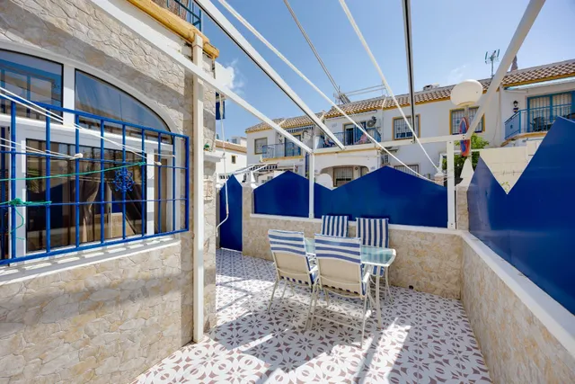 Bungalow planta baja con jardín y piscina junto c.comercial — 14