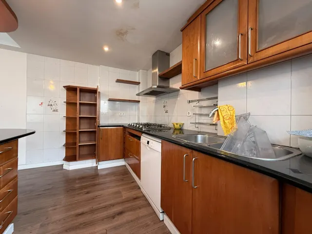 Roses I Piso céntrico con espectacular garaje de 65 m2 y ter - foto 3