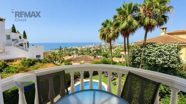 Villa Independiente con Vistas al Mar y Gran Potencial de Re - foto 4