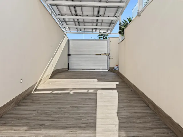 Villa de lujo con vistas al mar en Aguamarina, a 200 metros de la playa — 38