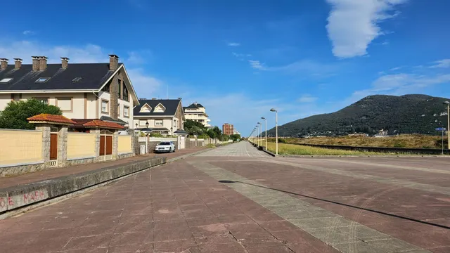 Chalet en primera línea de Laredo — 47