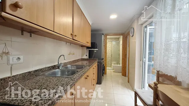 ¡Cerca del puerto! Casa espaciosa y semireformada con gran terraza, toda amueblada — 7