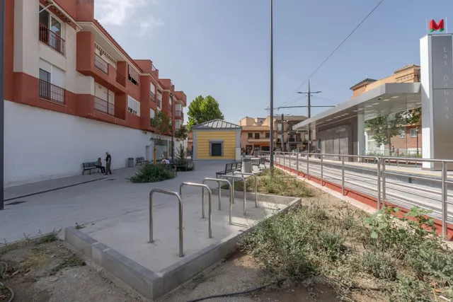 PISO EN LAS GABIAS JUNTO AL METRO — 43