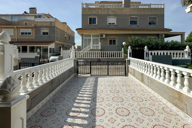 MAGNIFICA VIVIENDA ADOSADA CON PISCINA COMUNITARIA, IDONEA COMO VACACIONAL — 2