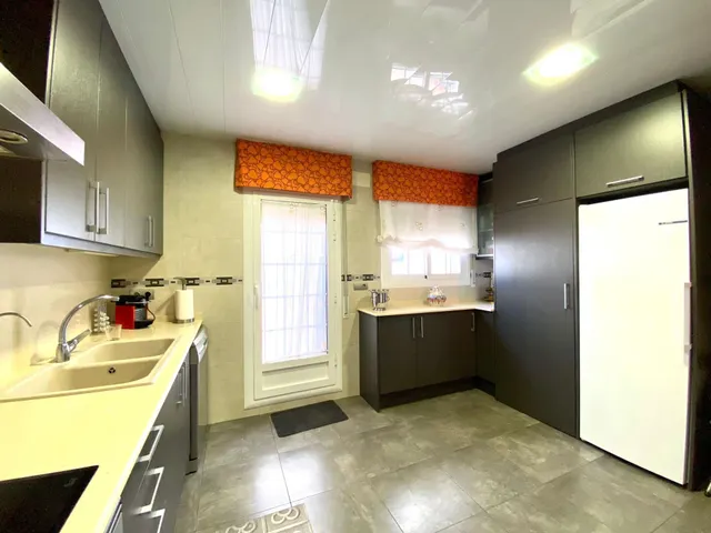 Casa unifamiliar en planta única con amplios espacios y gran terraza — 5