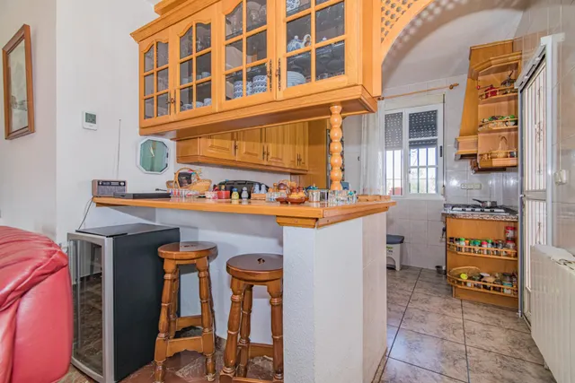 ¡Oportunidad Única! Se Vende Magnífica Casa en Esquina con Amplia Parcela — 7