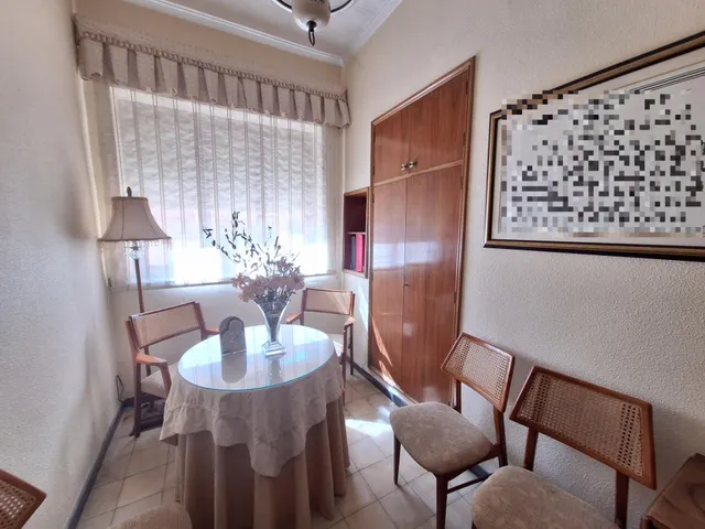 Casa modernista de 218 m2, en parcela de 518 m2, con jardín y garaje para varios vehículos en el centro de Monóvar — 36