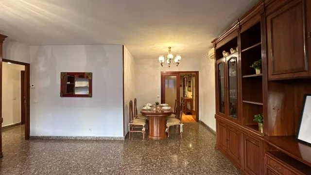Exclusiva vivienda de 4 dormitorios con amplia plaza de garaje en pleno centro de Zaragoza — 24