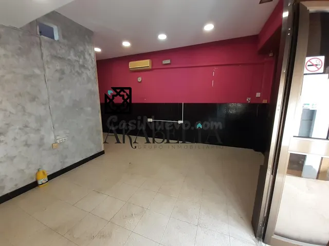 Fantástico local muy cerca de la Facultad de Derecho - foto 3