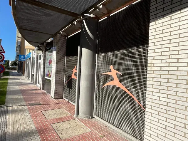Local comercial 157m² en venta - Santa cruz de bezana - foto 3