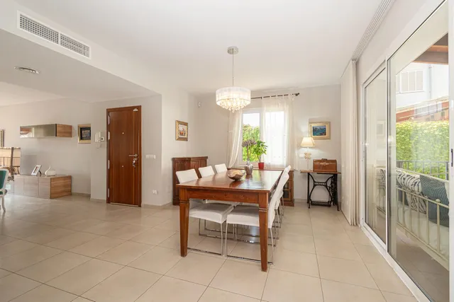 CHALET PAREADO EN GENOVA CON VISTAS A LA BAHÍA DE PALMA — 12