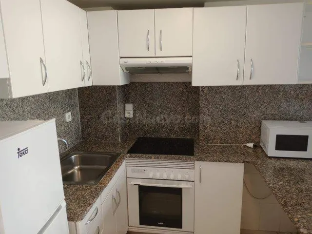 Apartamento con piscina comunitaria y licencia turística - foto 5