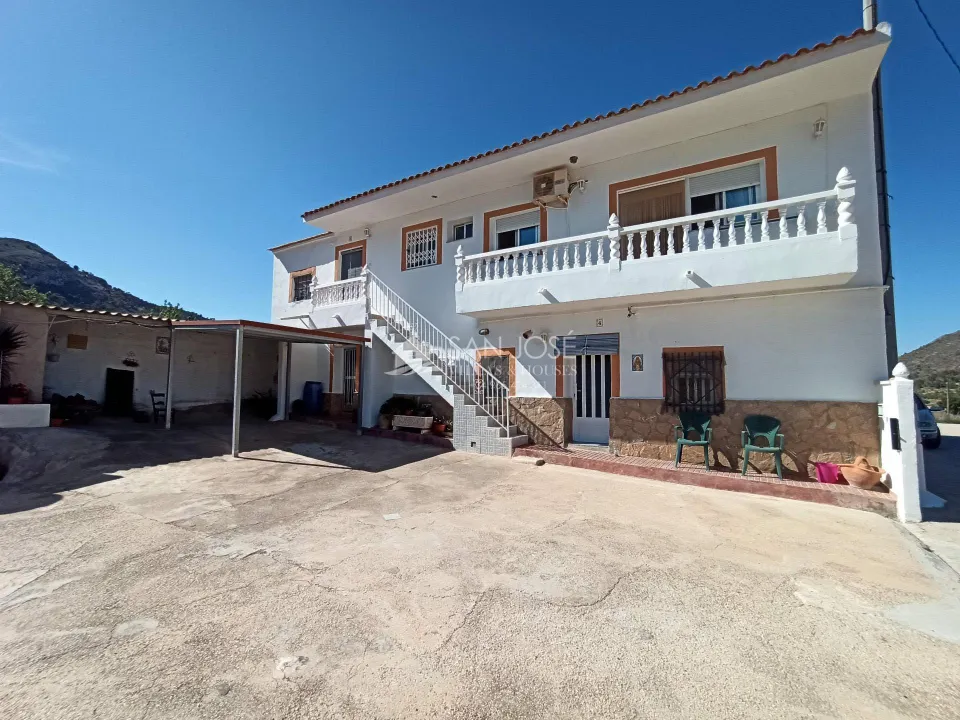 Se vende casa de campo con terreno
