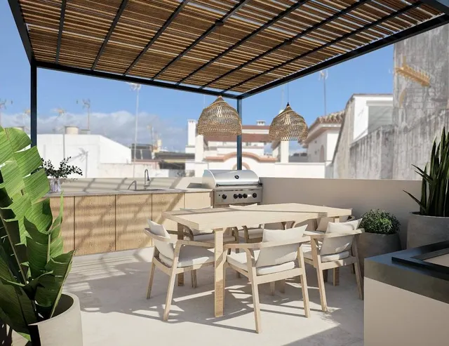 Exclusiva casa mata reformada con terraza y solárium privado en el casco antiguo de Estepona — 26