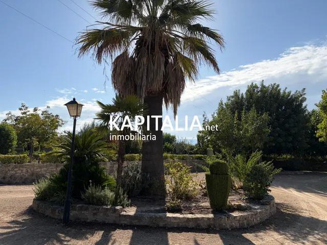 Chalet en venta en Ontinyent, a un paso del casco urbano y con bonitas vistas a la montaña. — 12