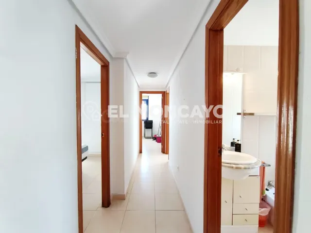 Fantástico apartamento con vistas al mar en Torrevieja, Alicante — 4