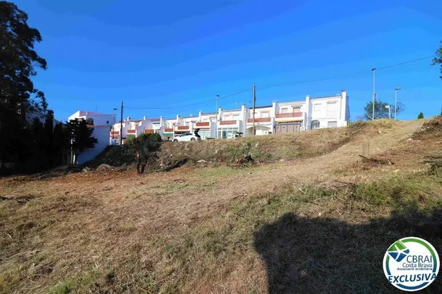 Terreno urbano de 1150m2 con vistas al mar - foto 2