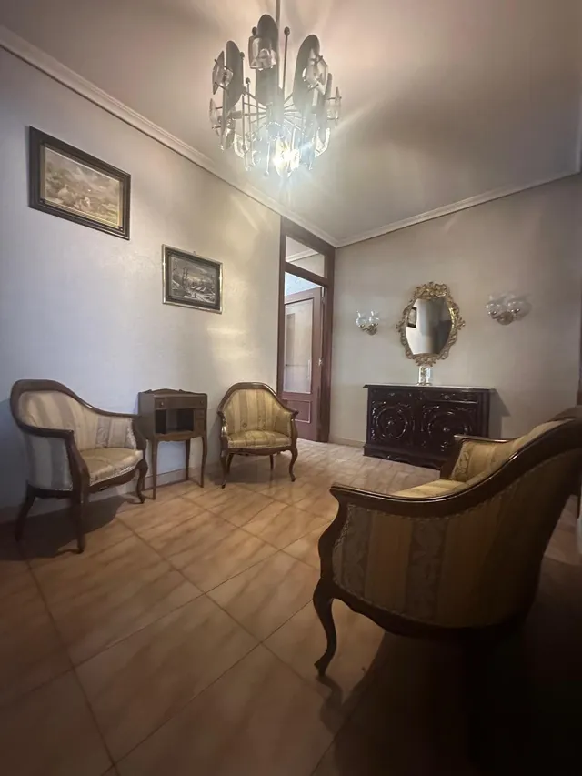 Venta: Amplio y Luminoso Piso en el Barrio de los Judíos. — 16