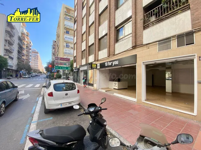LOCAL COMERCIAL EN CALLE MAESTRO PADILLA - foto 2