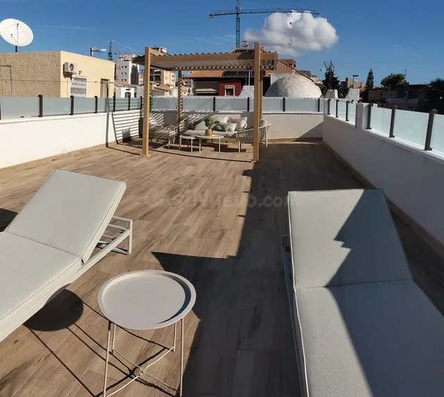 Chalet de lujo 2hab nueva Torrevieja con solarium y garaje — 4