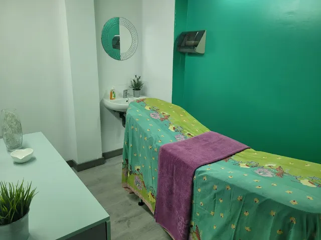 ¡Tu Negocio y Vivienda en el Corazón de Cádiz: 130m2 de Posibilidades Infinitas! — 15