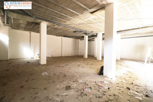 LOCAL COMERCIAL DIÁFANO A 200 METROS DE LA PLAYA — 5