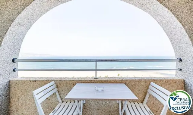 Estudio en planta 17 con terraza y espectaculares vistas al  - foto 3