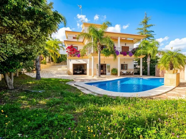 ESPECTACULAR VILLA PRIVADA EN ALQUILER ANUAL