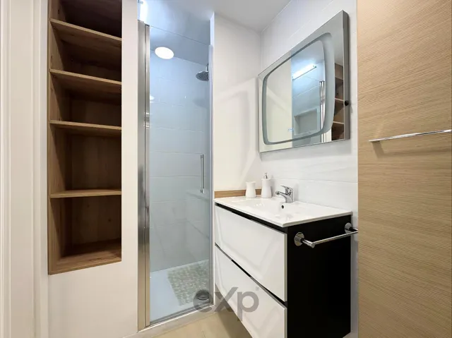 Piso en primera linea de playa de 2 habitaciones y 2 baños con terraza, piscina, garaje y trastero en Marina d’Or — 17
