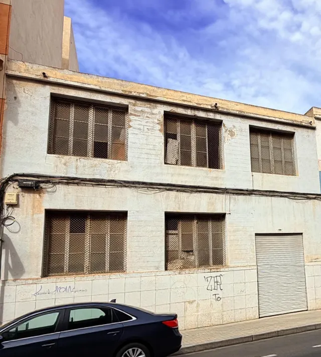 Oportunidad de inversión: nave con potencial edificable hast